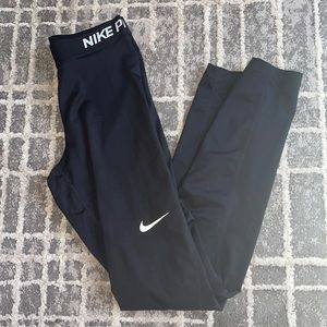 Basic Black Nike pro leggings